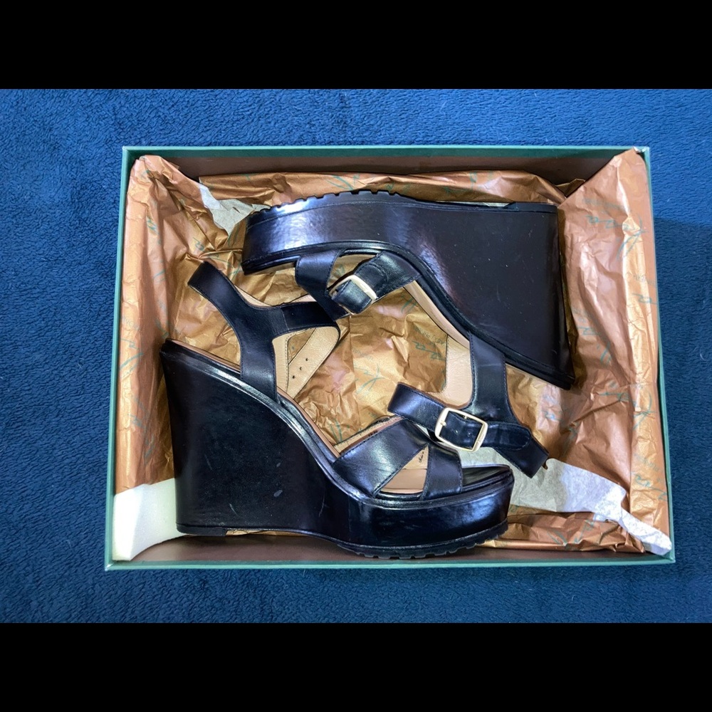 Size 7 1/2 Donald j pliner platforms